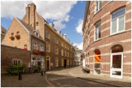 Gasse mit Gebäuden-Werner