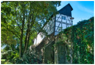 09 - Wohnen auf der Mauer